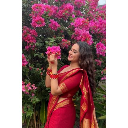 Check Sharee with running blause pcs